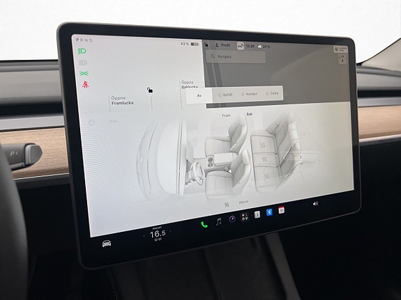 Tesla Model Y 19 of 30