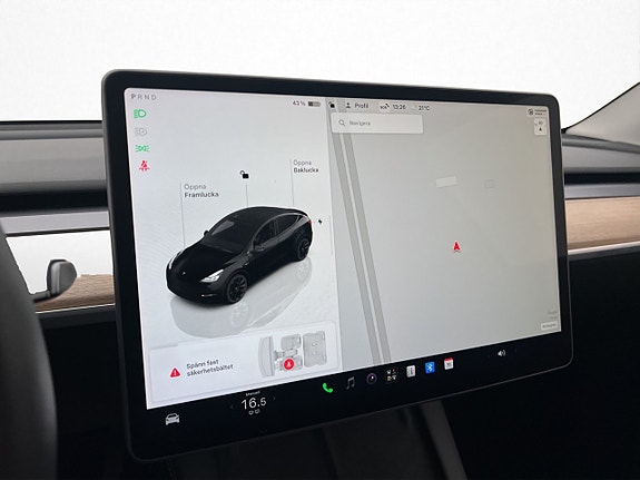 Tesla Model Y 16 of 30