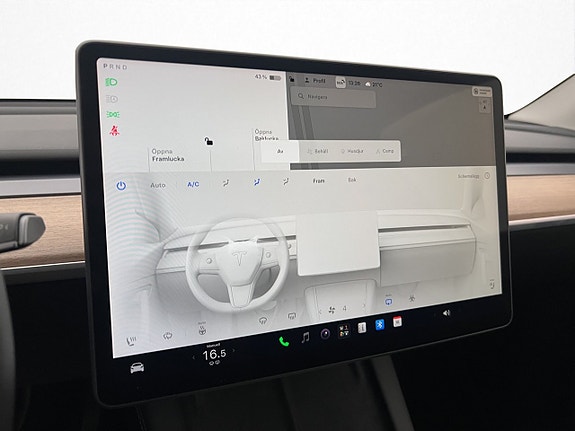 Tesla Model Y 18 of 30