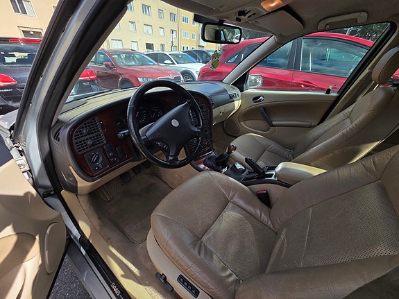 Saab 9-5 8 of 18