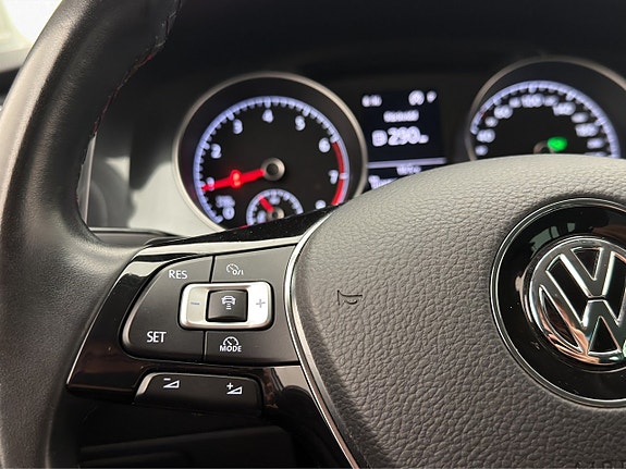 Volkswagen Golf Alltrack 16 of 30