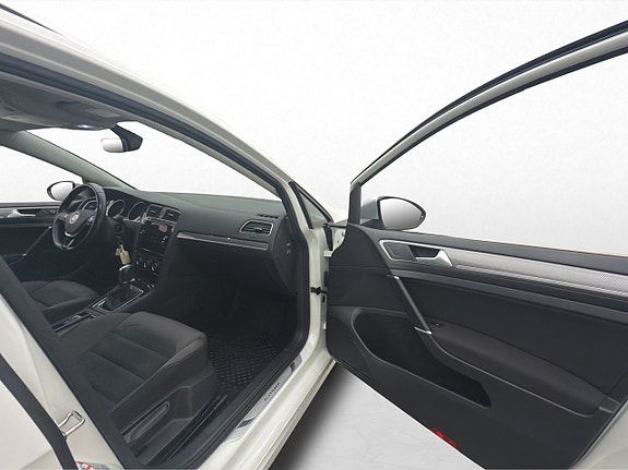 Volkswagen Golf Alltrack 23 of 30