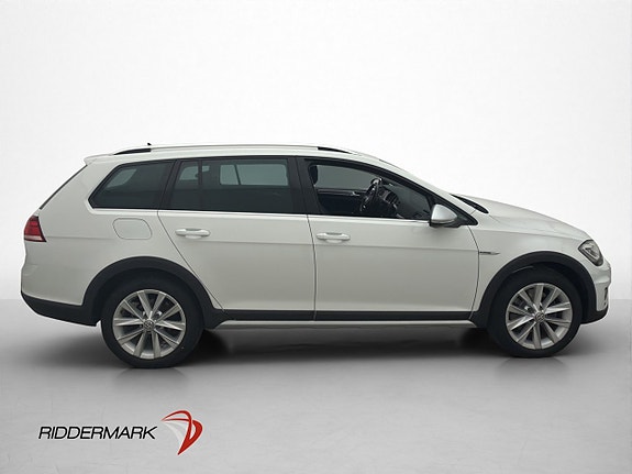 Volkswagen Golf Alltrack 9 of 30