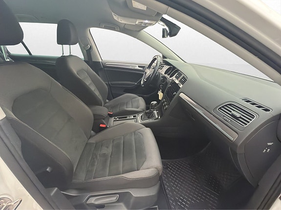 Volkswagen Golf Alltrack 24 of 30