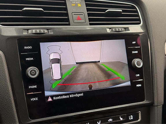 Volkswagen Golf Alltrack 19 of 30