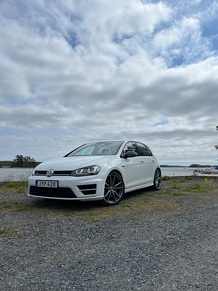 Volkswagen Golf VII 2 of 5