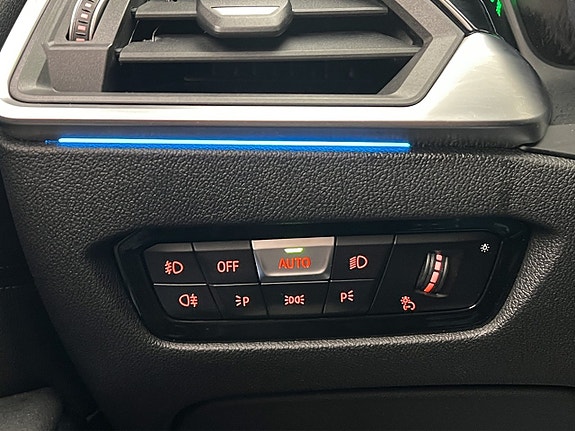 BMW 330e 27 of 30