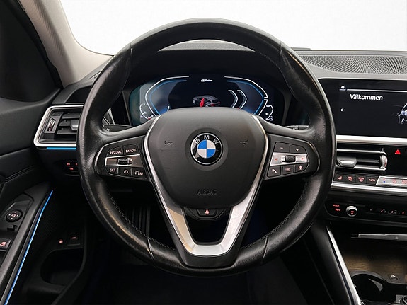 BMW 330e 13 of 30