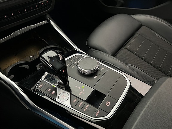 BMW 330e 26 of 30