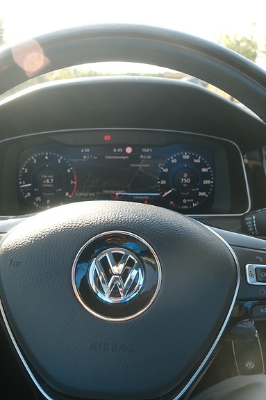 Volkswagen Golf VII 26 of 26