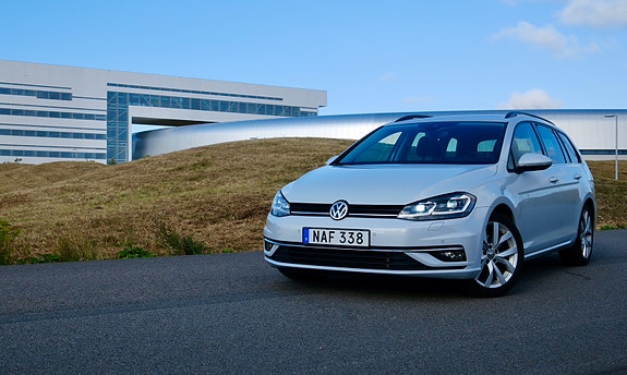 Volkswagen Golf VII 2 of 26
