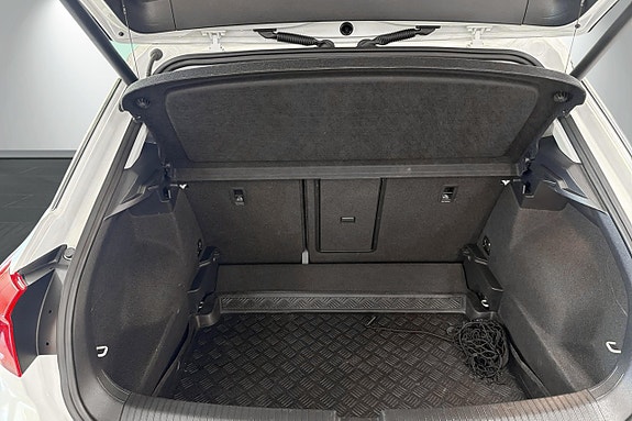 Volkswagen T-Roc 20 of 22