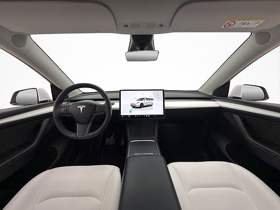 Tesla Model Y 14 of 30