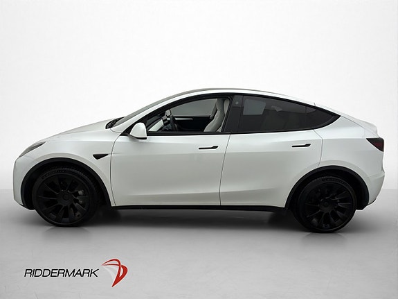 Tesla Model Y 5 of 30