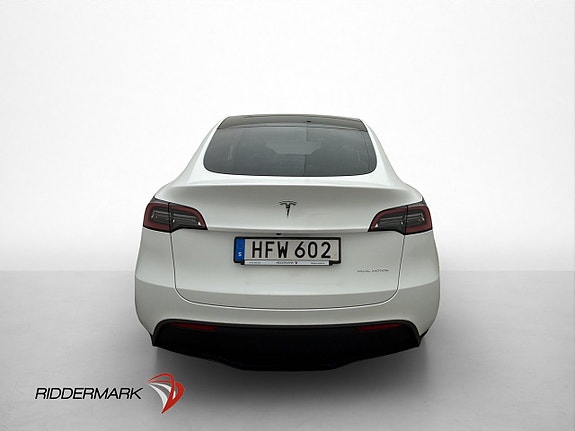 Tesla Model Y 8 of 30