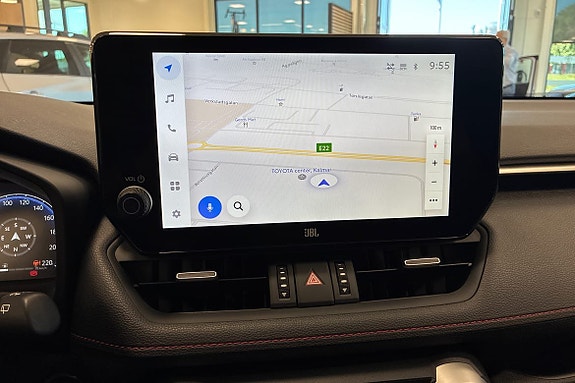 Toyota RAV4 Plug-in Hybrid 13 of 18