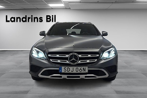 Mercedes-Benz E220 d 2 of 18