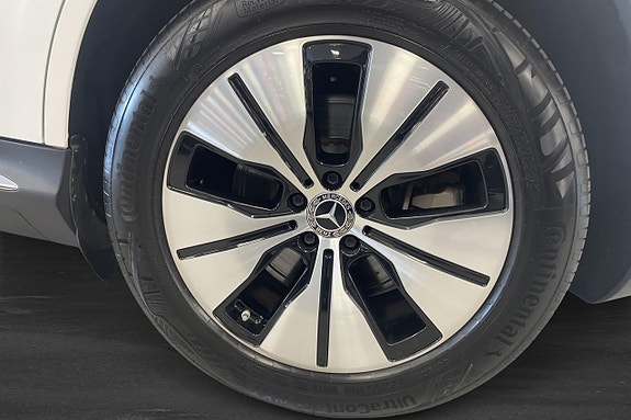 Mercedes-Benz EQC400 5 of 11