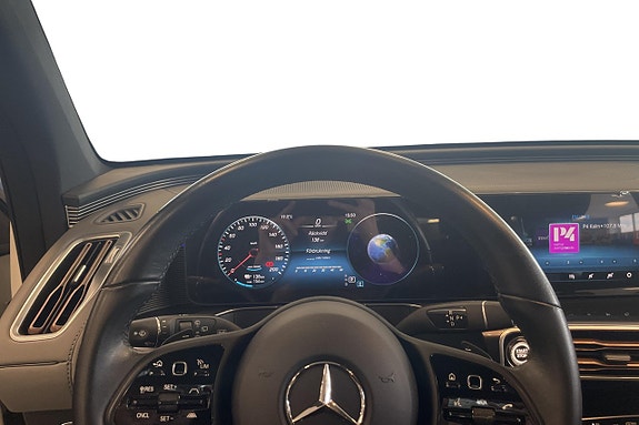 Mercedes-Benz EQC400 7 of 11