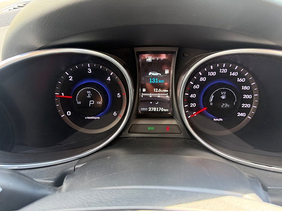 Hyundai Grand Santa Fe 18 of 21