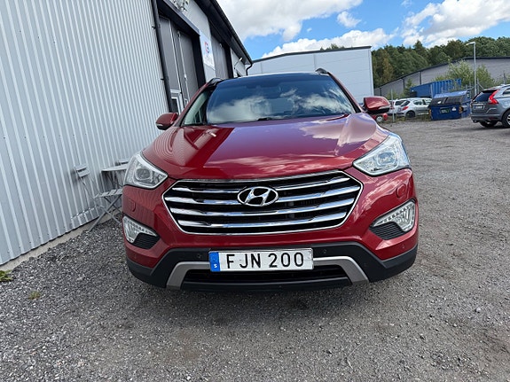Hyundai Grand Santa Fe 4 of 21