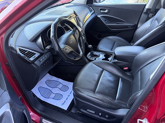 Hyundai Grand Santa Fe 12 of 21
