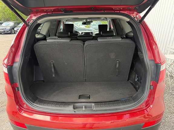Hyundai Grand Santa Fe 10 of 21