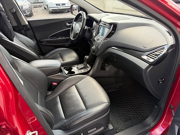 Hyundai Grand Santa Fe 13 of 21