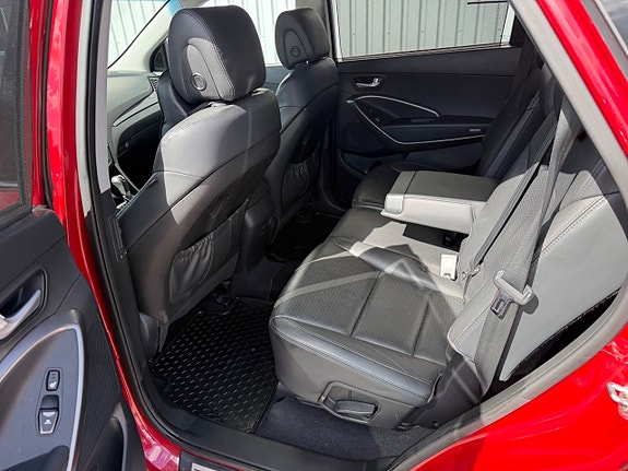 Hyundai Grand Santa Fe 16 of 21
