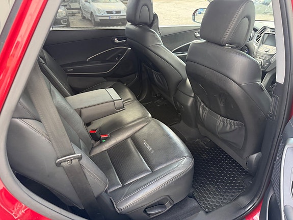 Hyundai Grand Santa Fe 17 of 21