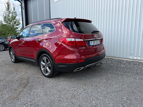 Hyundai Grand Santa Fe 8 of 21