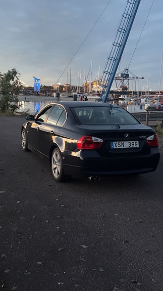 BMW 325i 6 of 9