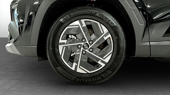 Hyundai Tucson 9 of 12