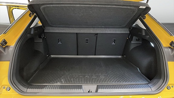 Volkswagen T-Roc 12 of 12