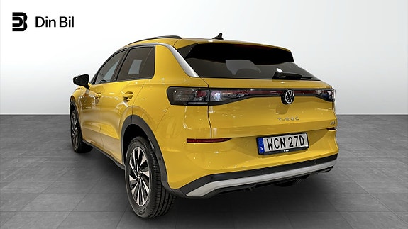Volkswagen T-Roc 3 of 12
