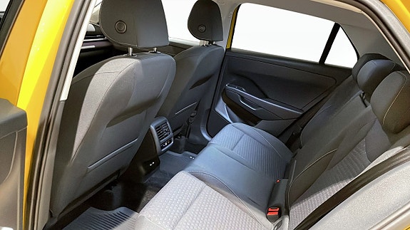 Volkswagen T-Roc 11 of 12