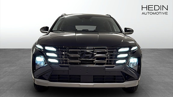 Hyundai Tucson 8 of 12