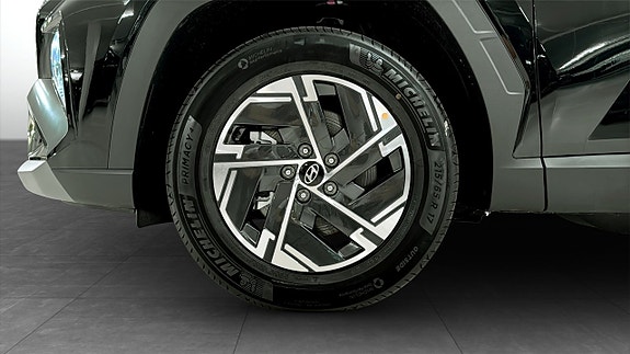 Hyundai Tucson 9 of 12