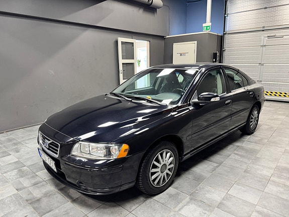 Volvo S60 2 of 10