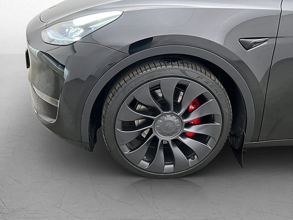 Tesla Model Y 30 of 30