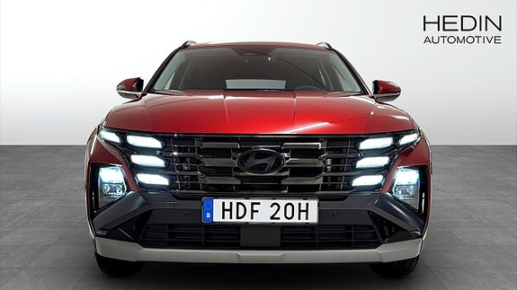 Hyundai Tucson 8 of 12