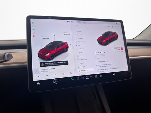 Tesla Model Y 23 of 30