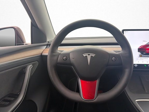 Tesla Model Y 14 of 30