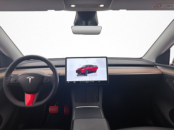 Tesla Model Y 13 of 30