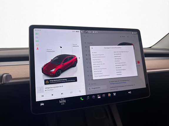 Tesla Model Y 24 of 30
