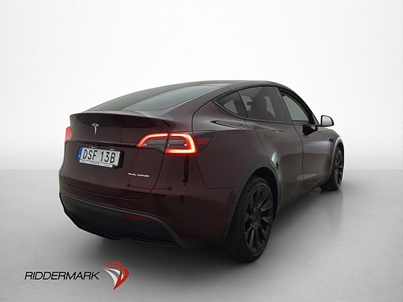 Tesla Model Y 9 of 30