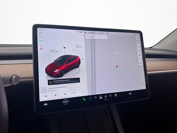 Tesla Model Y 18 of 30