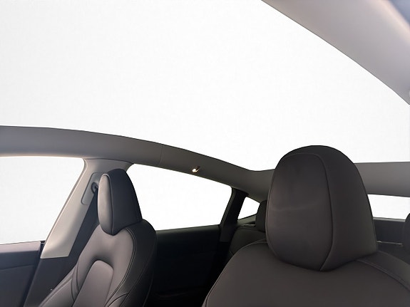 Tesla Model Y 12 of 30