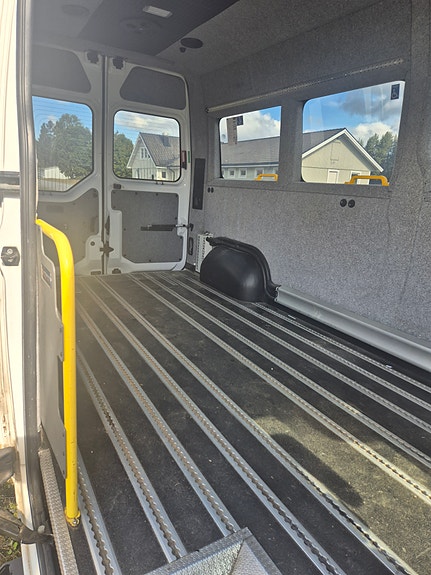 Renault Master 2 of 2