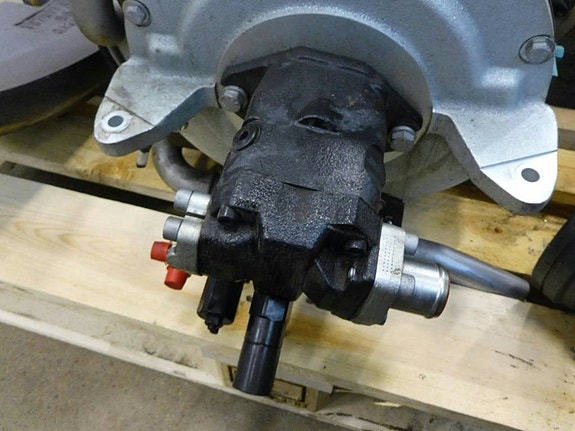 Volvo EC27D VOE15678903 Motor 2 of 4